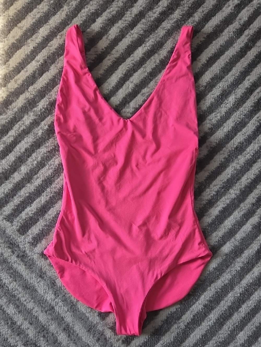 The Minimalist bestseller by Londre Size L